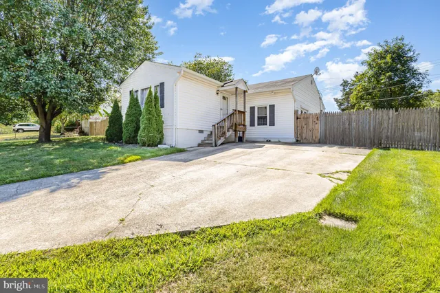 $3,200 | 3430 Little Hunting Creek Drive, Alexandria, VA 22309