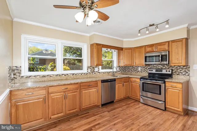 $3,200 | 3430 Little Hunting Creek Drive, Alexandria, VA 22309