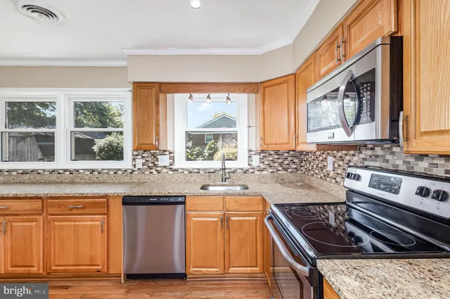 $3,200 | 3430 Little Hunting Creek Drive, Alexandria, VA 22309