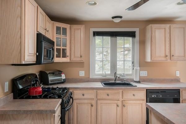 18 Philomena Way Franklin, MA 02038 - Photo 11 of 29