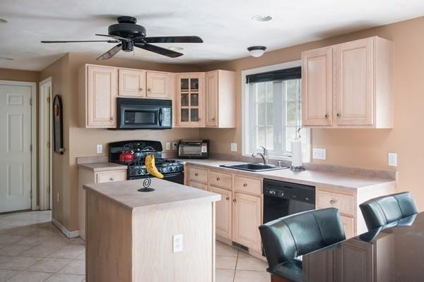 18 Philomena Way Franklin, MA 02038 - Photo 10 of 29