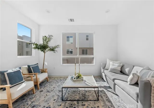 $659,990 | 9423 North Sepulveda Boulevard, Unit 2, North Hills, CA 91343