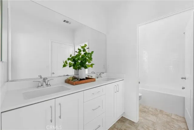 $659,990 | 9423 North Sepulveda Boulevard, Unit 2, North Hills, CA 91343