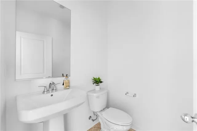 $659,990 | 9423 North Sepulveda Boulevard, Unit 2, North Hills, CA 91343