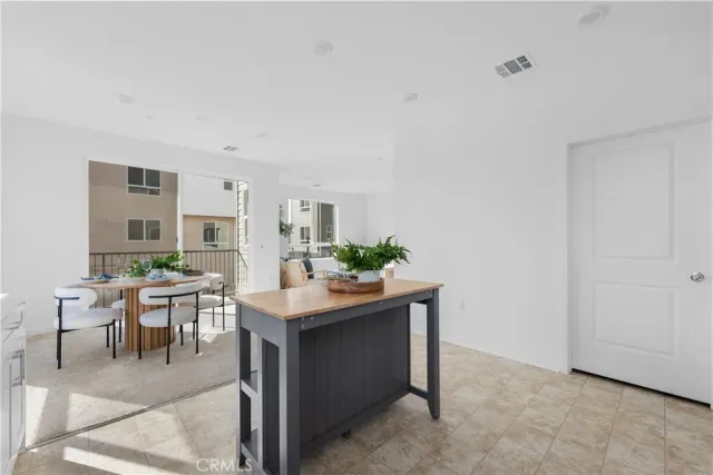 $659,990 | 9423 North Sepulveda Boulevard, Unit 2, North Hills, CA 91343