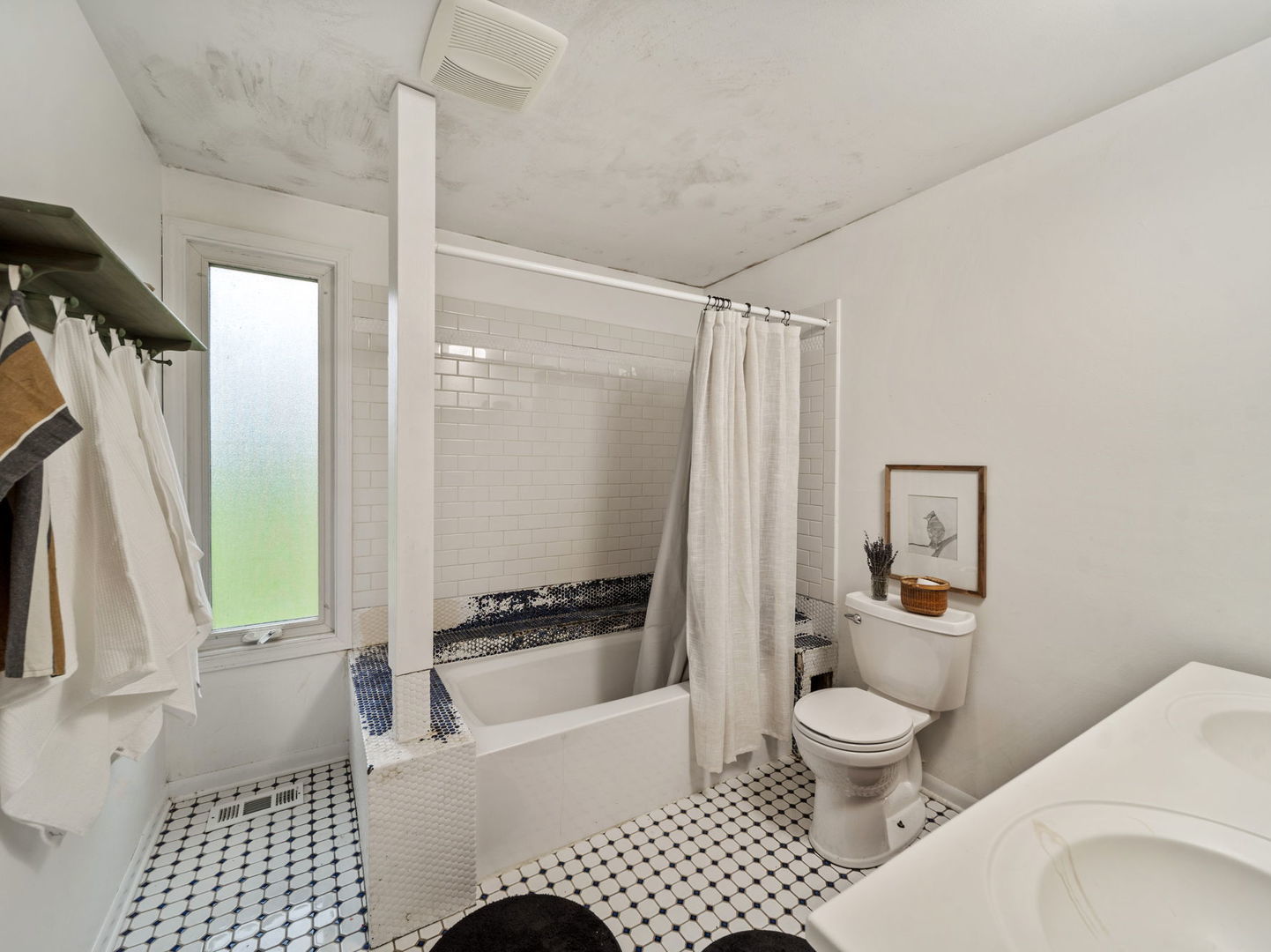 1S655 Taylor Road Glen Ellyn, IL 60137 - Photo 13 of 30 Gallery Image 13
