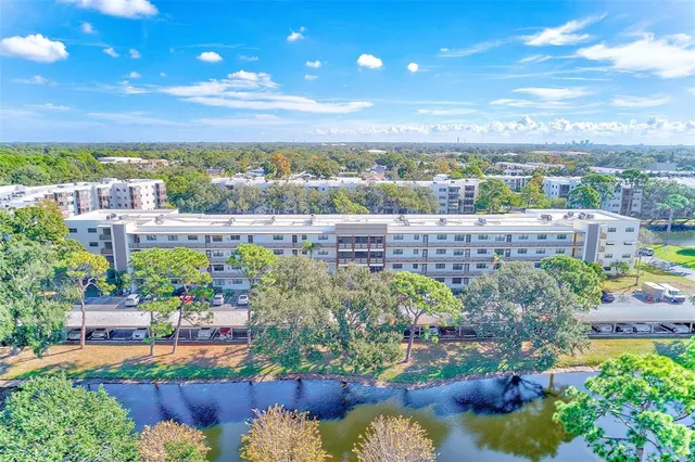 $255,000 | 6070 80th Street North, Unit 415, St. Petersburg, FL 33709