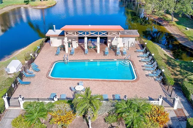 $255,000 | 6070 80th Street North, Unit 415, St. Petersburg, FL 33709