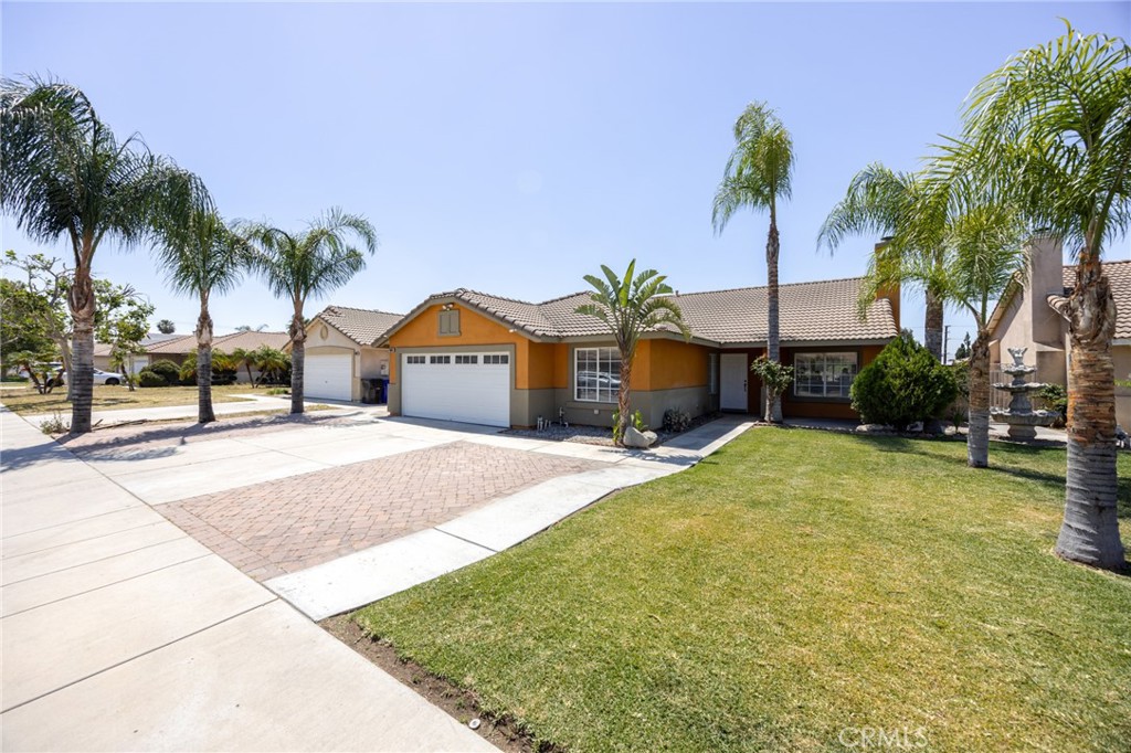 15045 Spring Street Fontana, CA 92335 - Photo 3 of 36