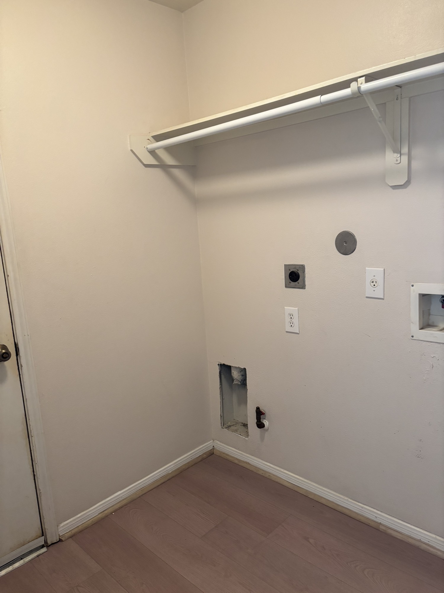 22531 Goss Spring Court Spring, TX 77373 - Photo 20 of 24 Utility room