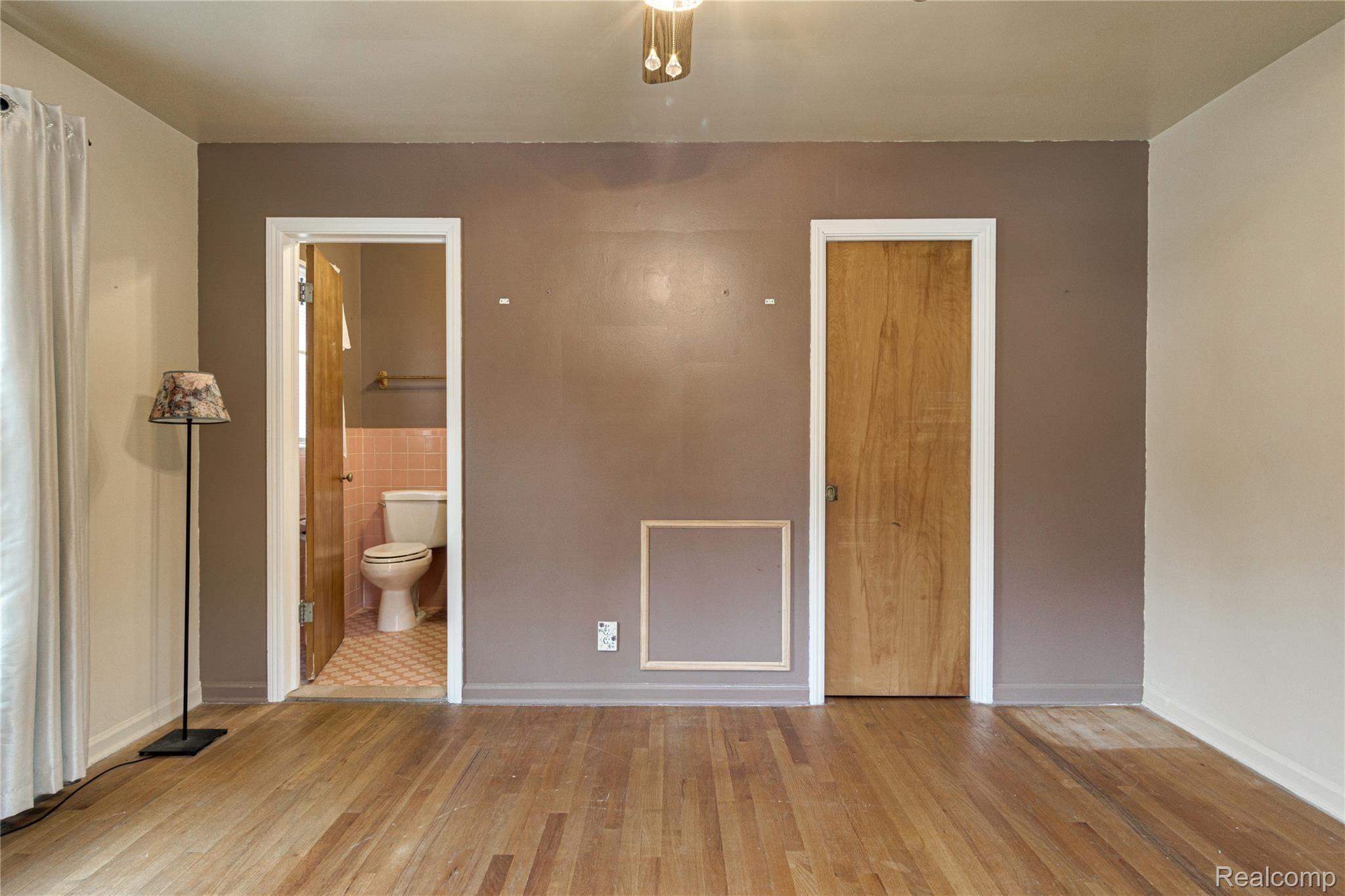 5494 Corunna Road Flint, MI 48532 - Photo 35 of 48 Interiors (21 of 34).jpg