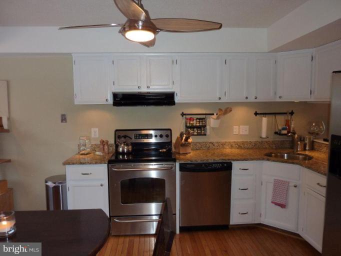 5471 Vantage Point Road Columbia, MD 21044 - Photo 4 of 20 Kitchen #3