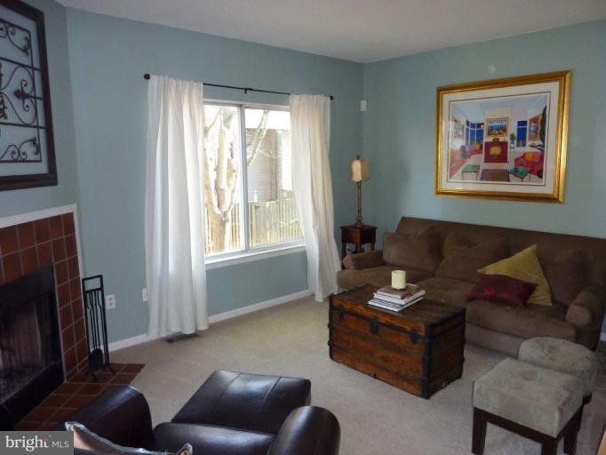 5471 Vantage Point Road Columbia, MD 21044 - Photo 6 of 20 Living Room