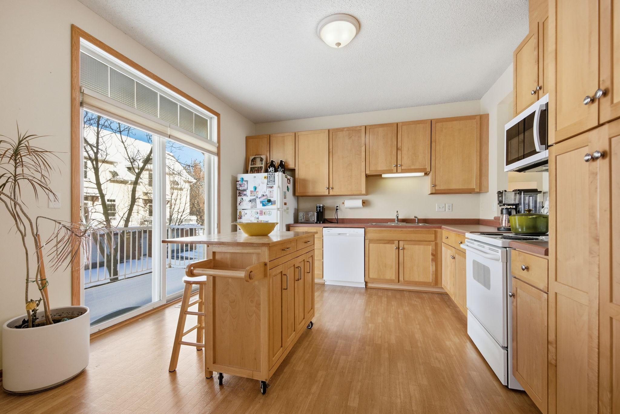 5735 Village Trail Mound, MN 55364 - Photo 4 of 27