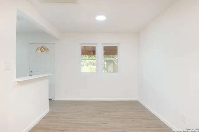 $1,490 | 727 John Adams Drive, San Antonio, TX 78228