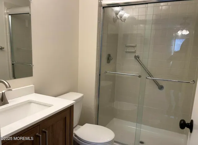 $2,450 | 211 Covered Bridge Boulevard, Unit B, Manalapan, NJ 07726