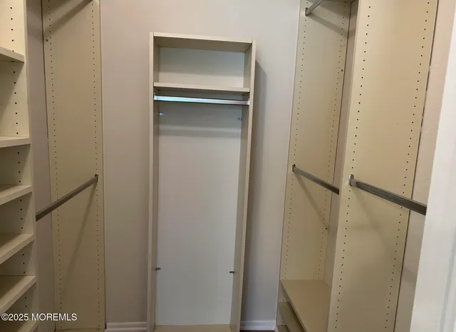 $2,450 | 211 Covered Bridge Boulevard, Unit B, Manalapan, NJ 07726