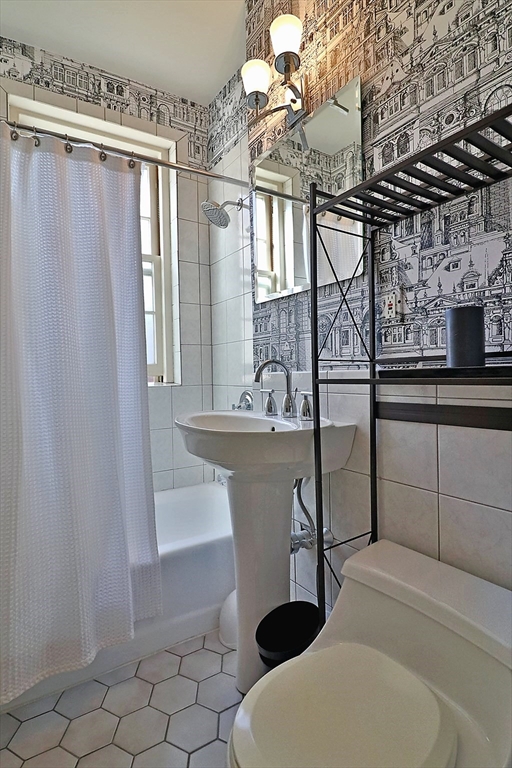 141 Beaconsfield Road, Unit 3 Brookline, MA 02445 - Photo 8 of 33