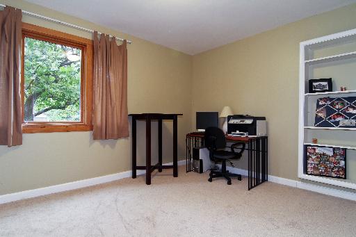 617 West Edgewood Road Lombard, IL 60148 - Photo 3 of 10