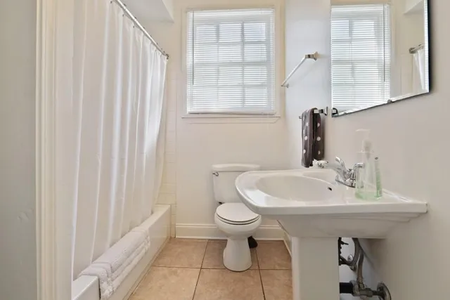 $2,400 | 5526 South Claiborne Avenue, New Orleans, LA 70125