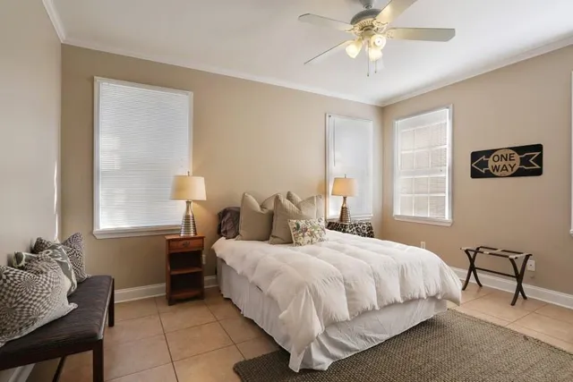 $2,400 | 5526 South Claiborne Avenue, New Orleans, LA 70125