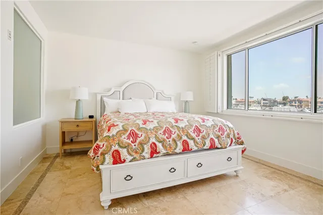 $4,900 | 4167 Warner Avenue, Huntington Beach, CA 92649