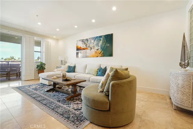 $4,900 | 4167 Warner Avenue, Huntington Beach, CA 92649