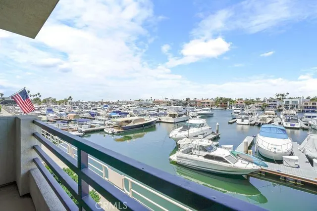 $4,900 | 4167 Warner Avenue, Huntington Beach, CA 92649