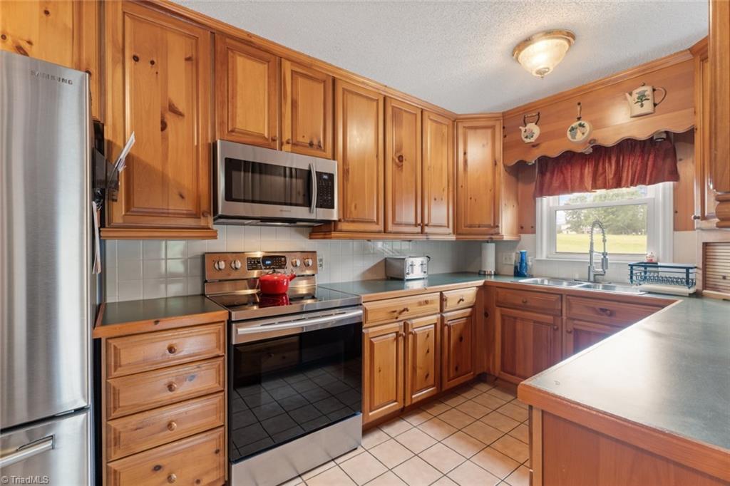 1135 Pool Side Drive Germanton, NC 27019 - Photo 10 of 38