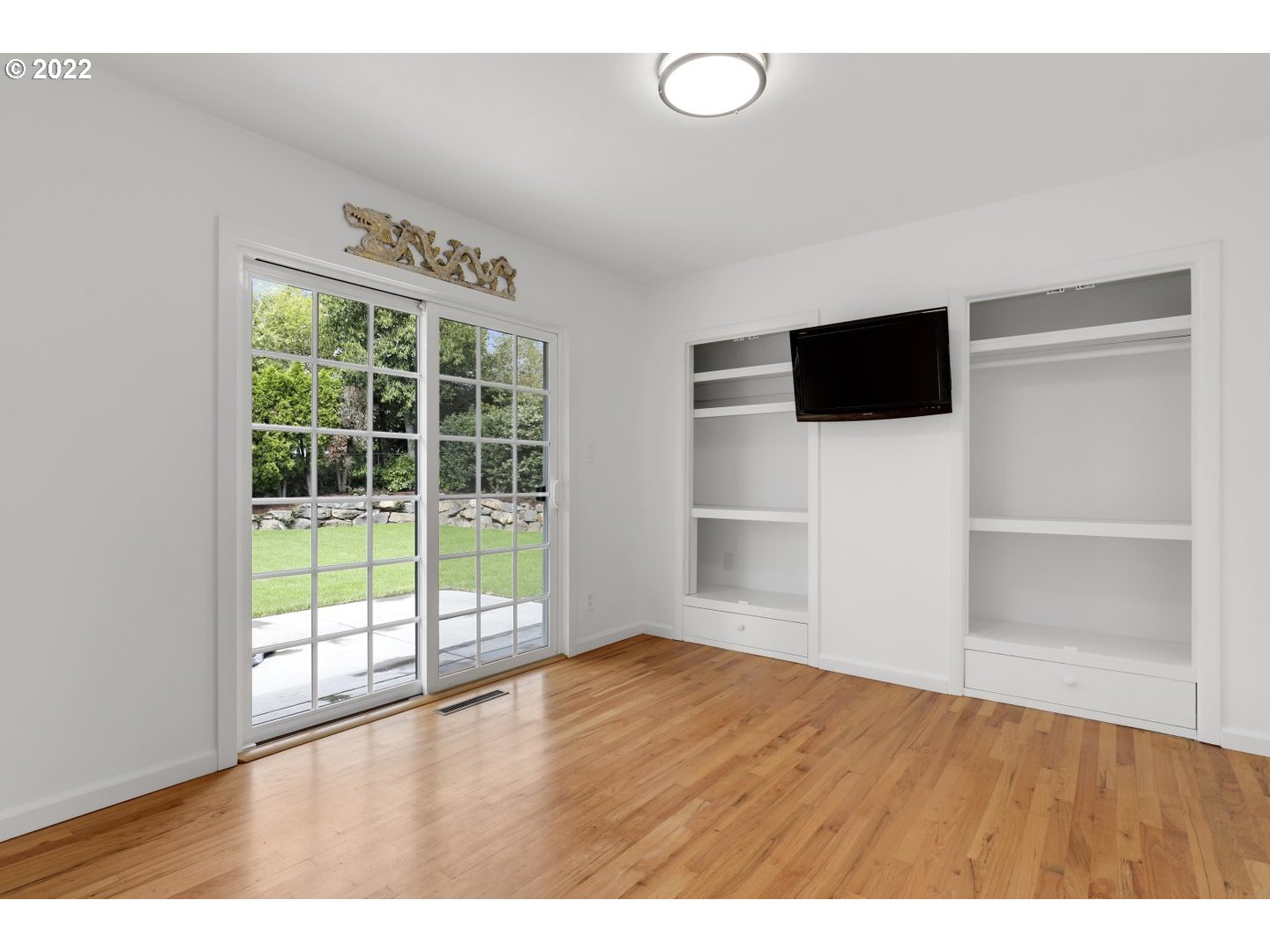 6235 Southwest Huber Street Portland, OR 97219 - Photo 11 of 31 Gallery Image 11