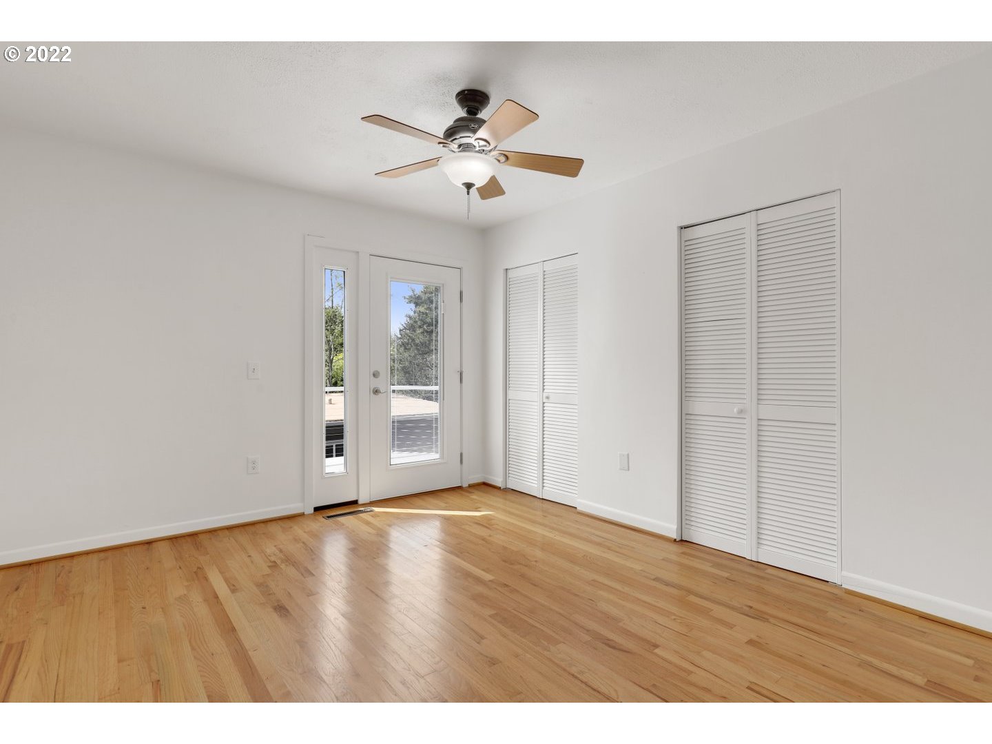 6235 Southwest Huber Street Portland, OR 97219 - Photo 7 of 31 Gallery Image 7