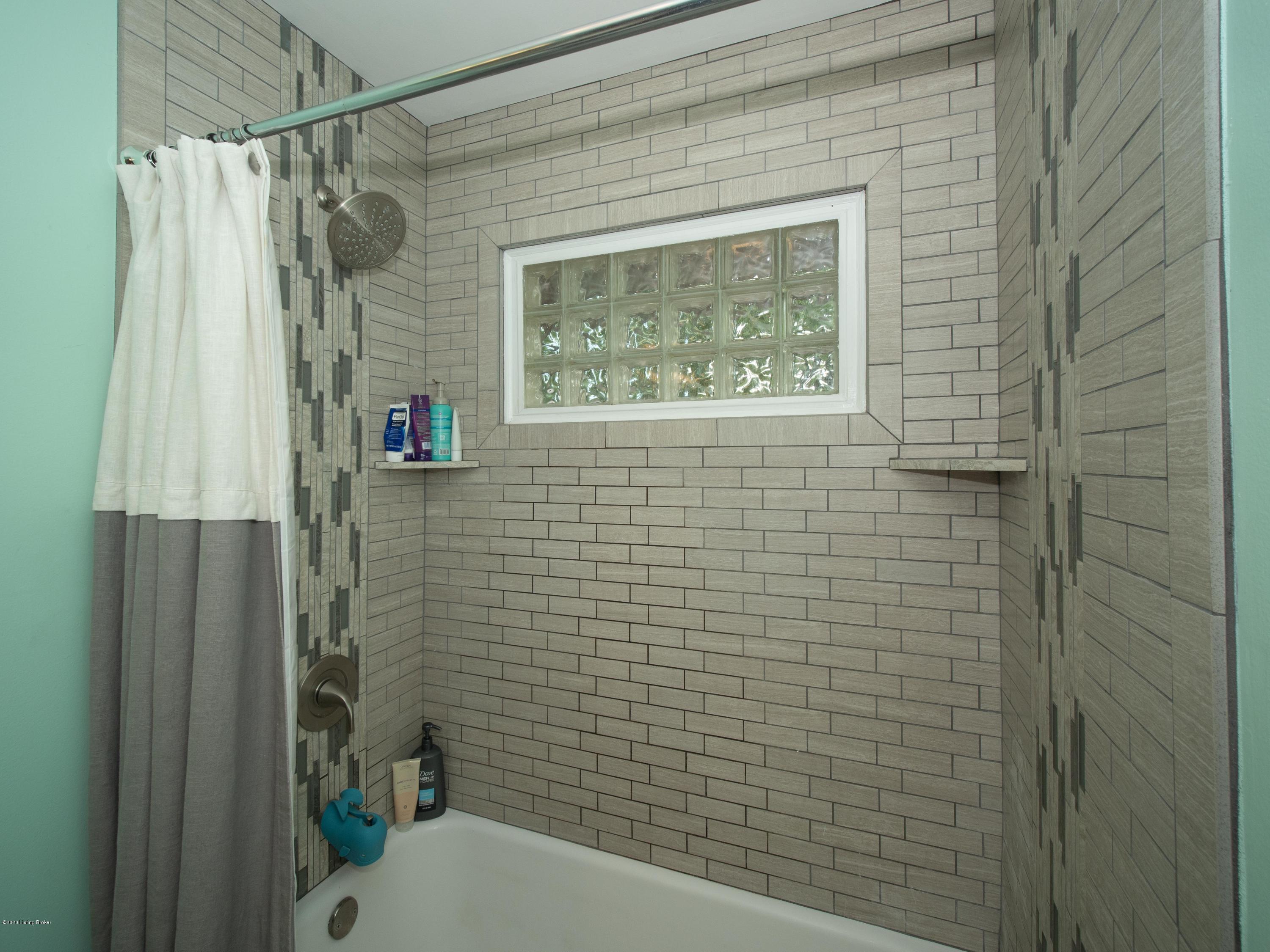 809 Ahland Road Louisville, KY 40207 - Photo 6 of 72 809 Ashland Road-2