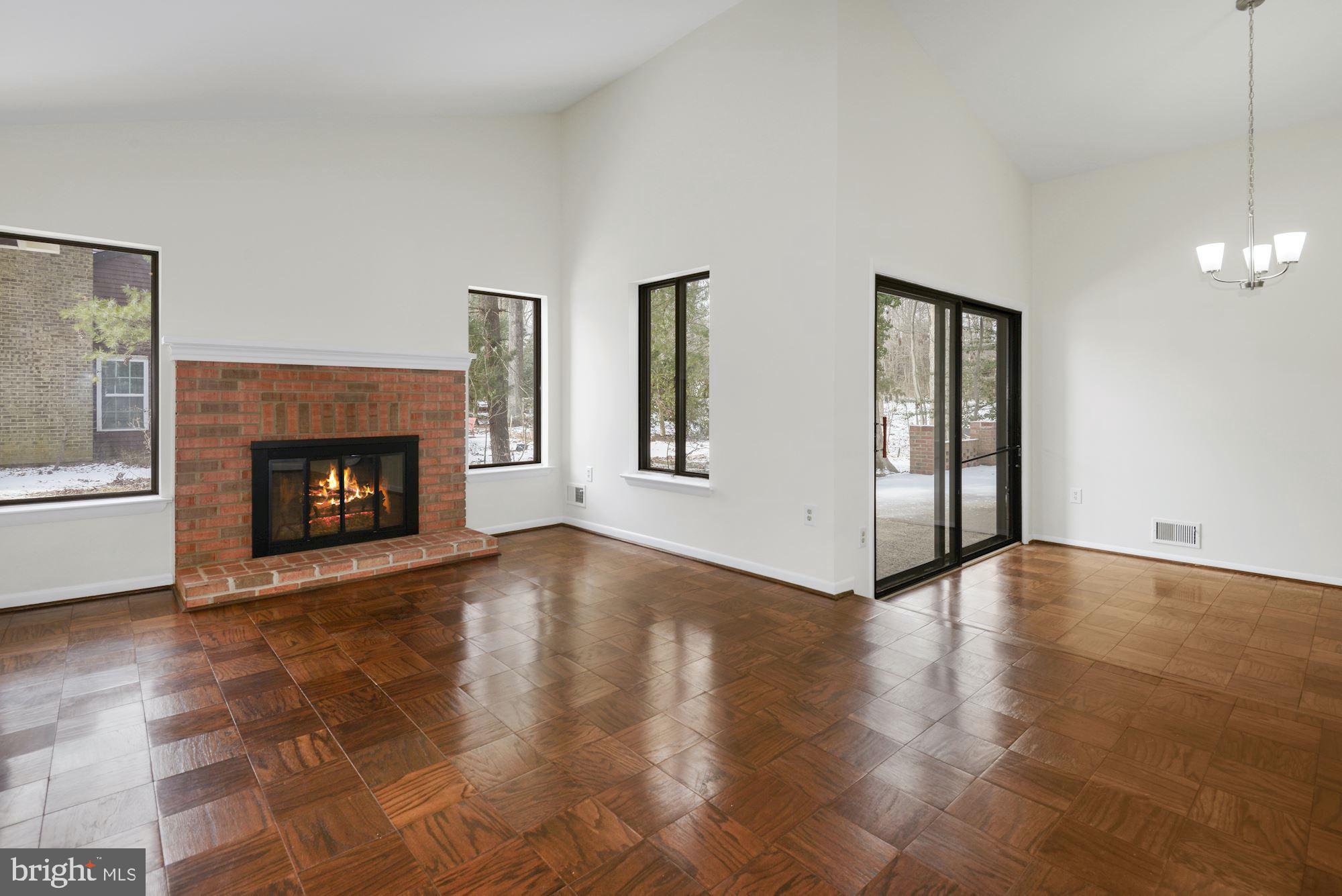 11232 Handlebar Road Reston, VA 20191 - Photo 6 of 26 Living Room