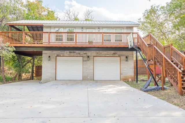 a house view with a outdoor space