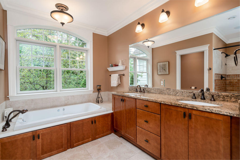 33 Freedom Road Scarborough, ME 04074 - Photo 23 of 38 009_33freedomrd-36