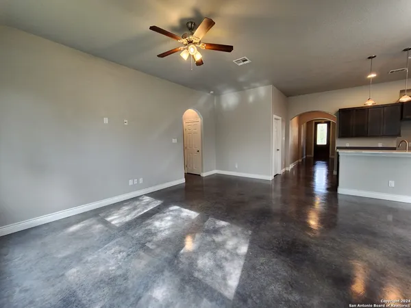 $1,895 | 184 East Torrey Street, New Braunfels, TX 78130