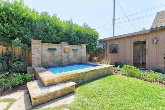 $6,495 | 704 East Maple Avenue, Orange, CA 92866