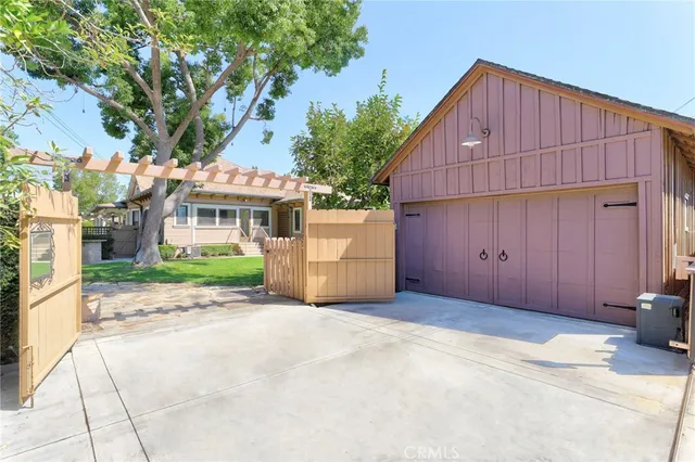 $6,495 | 704 East Maple Avenue, Orange, CA 92866