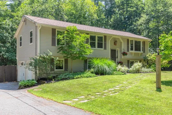 $574,900 | 46 Cleveland Hill Road, Brookline, NH 03033