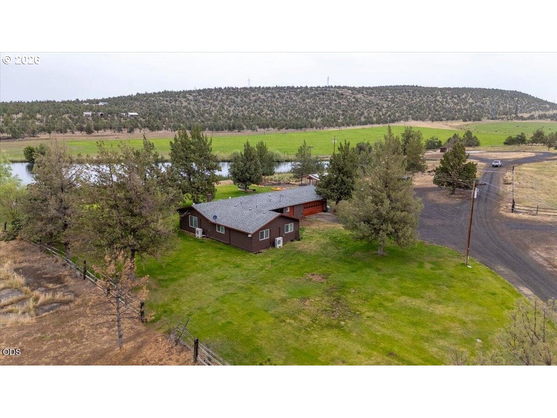 7995 Southwest Houston Lake Road Powell Butte, OR 97753 - Photo 3 of 47