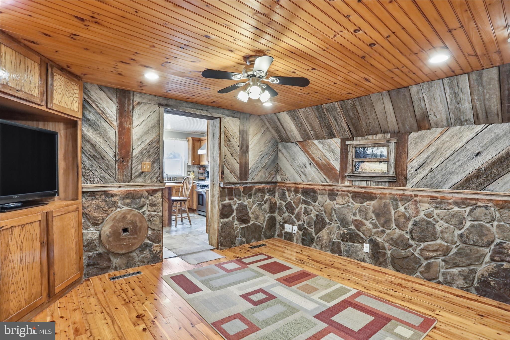 297 Co Rte 340/7 Charles Town, WV 25414 - Photo 34 of 86