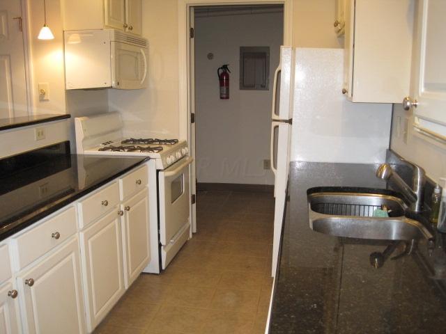 5334 Darlington Road, Unit A Columbus, OH 43220 - Photo 5 of 15