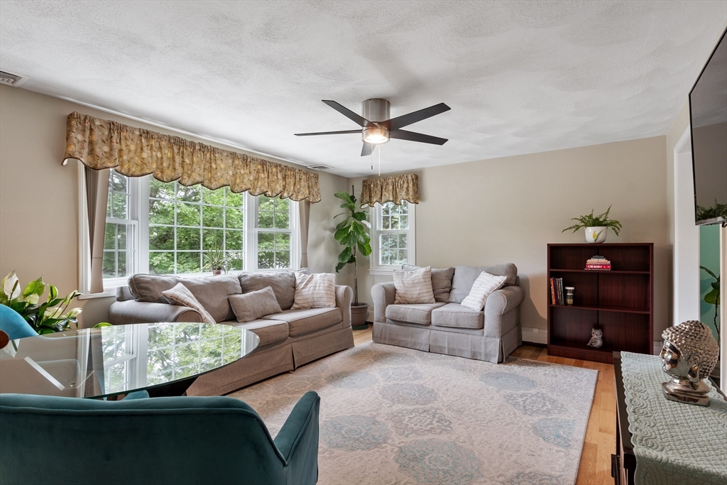 5 Rolling Ridge Lane Methuen, MA 01844 - Photo 6 of 28 Gallery Image 6