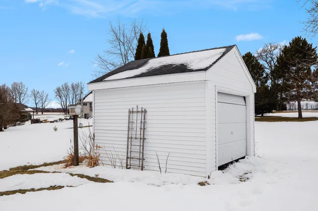 $325,000 | 7927 Lancaster Lane, East Leroy, MI 49051