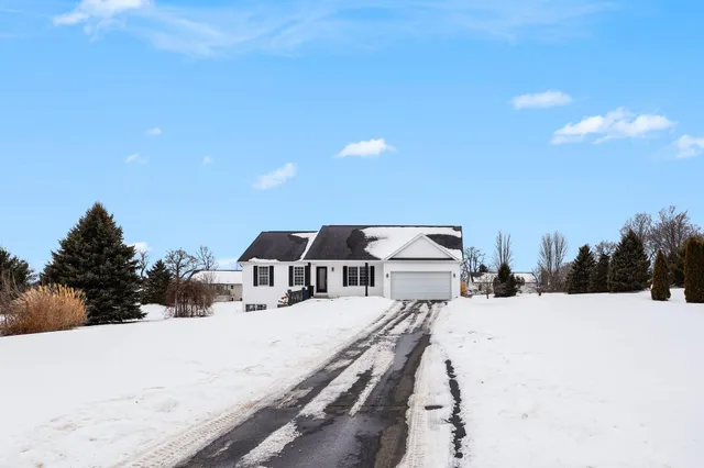 $325,000 | 7927 Lancaster Lane, East Leroy, MI 49051