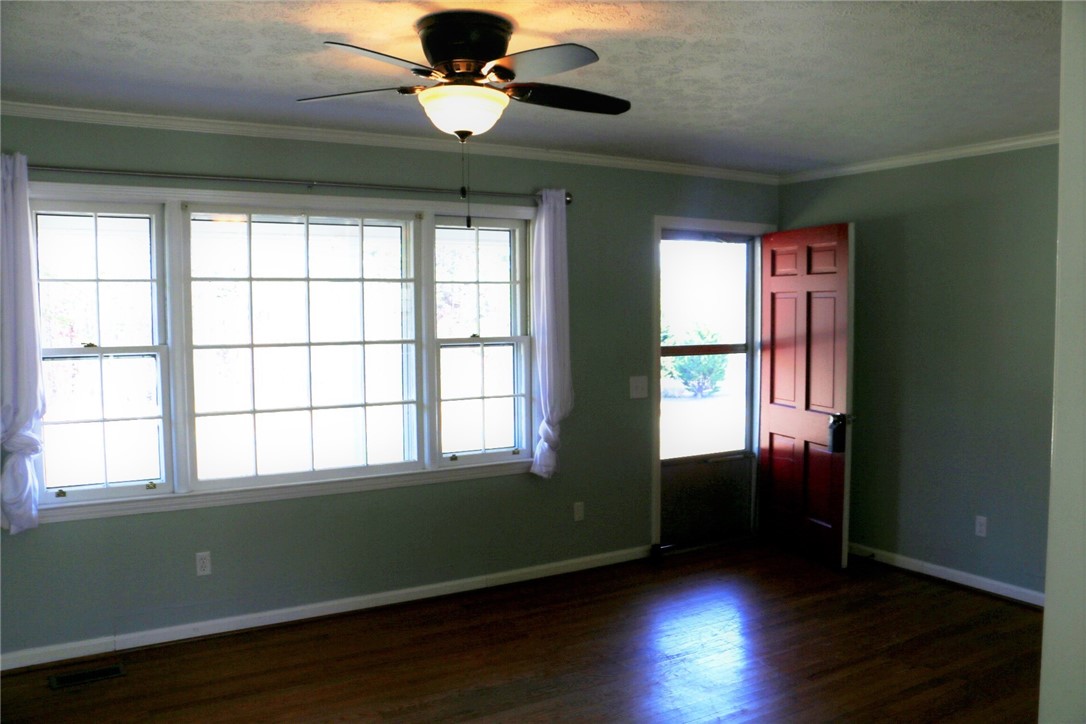 403 Coffee Road Walhalla, SC 29691 - Photo 10 of 28 Gallery Image 10