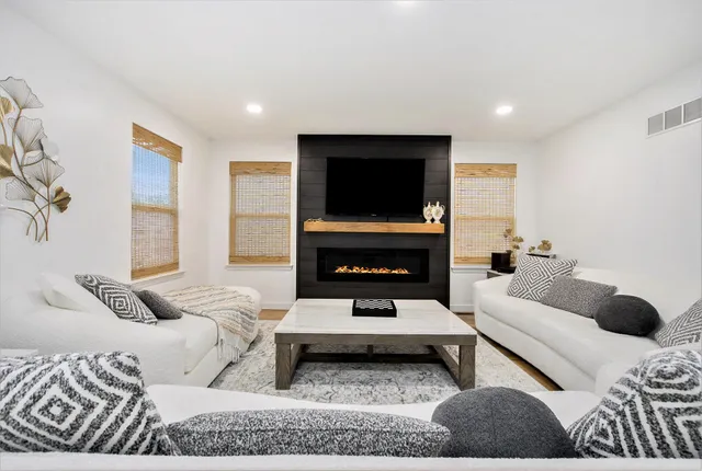 $465,000 | 6649 Maplelawn Drive, Ypsilanti, MI 48197