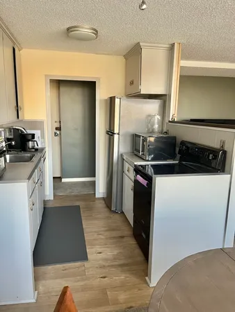 $1,350 | 8900 East Jefferson Avenue, Unit 528, Detroit, MI 48214