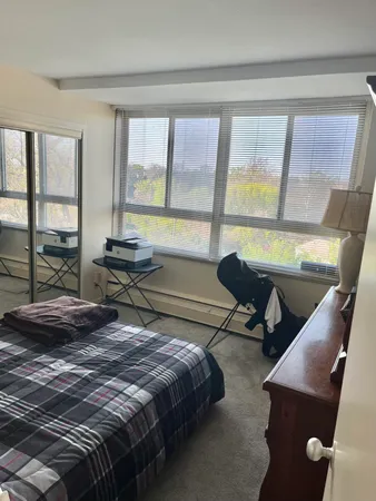 $1,350 | 8900 East Jefferson Avenue, Unit 528, Detroit, MI 48214
