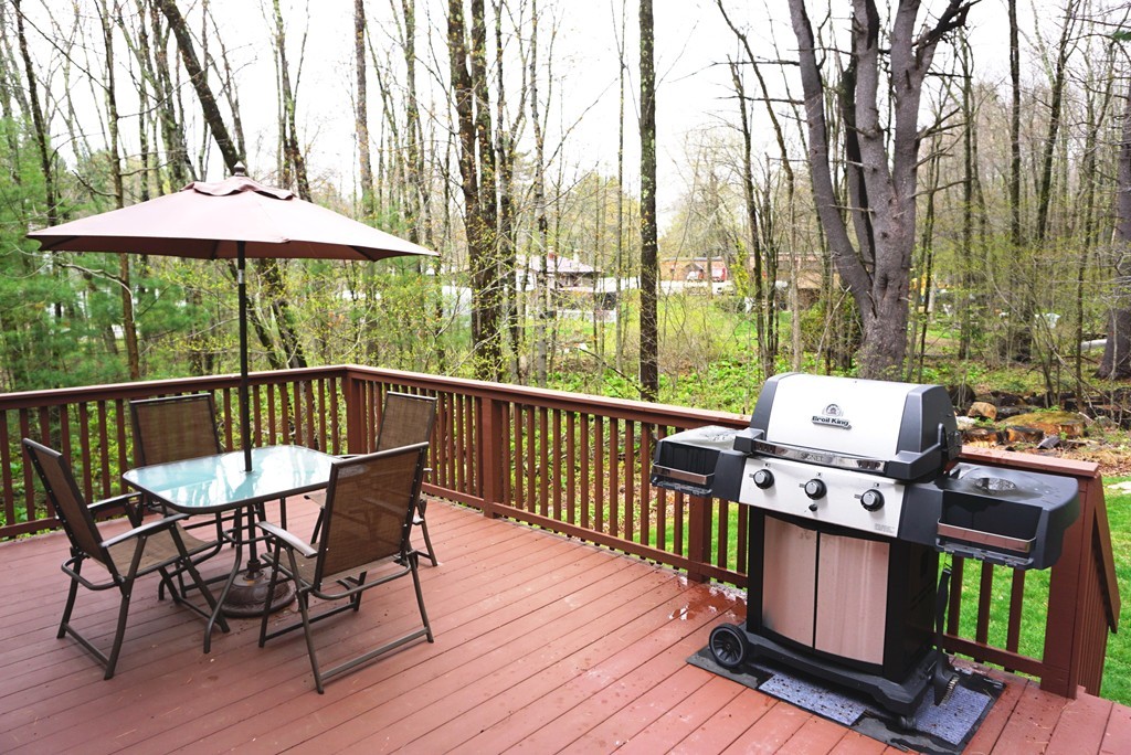 98 Brookfield Road Sturbridge, MA 01518 - Photo 20 of 29